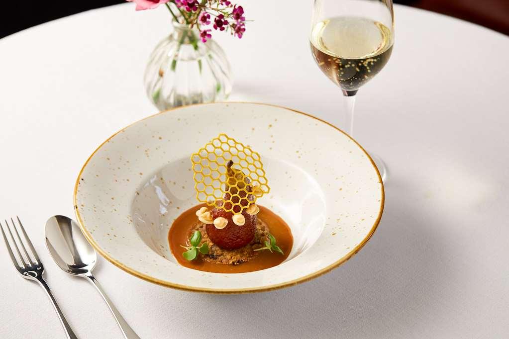 Macdonald Alveston Manor Hotel & Spa Stratford-upon-Avon Restaurant photo