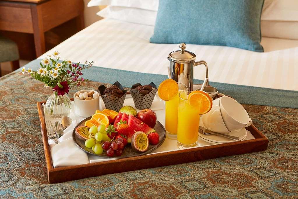 Macdonald Alveston Manor Hotel & Spa Stratford-upon-Avon Room photo