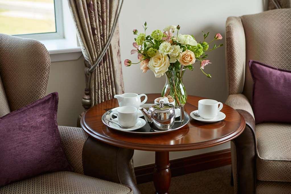 Macdonald Alveston Manor Hotel & Spa Stratford-upon-Avon Room photo