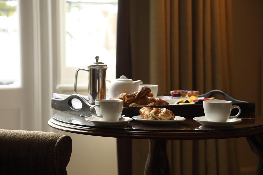 Macdonald Alveston Manor Hotel & Spa Stratford-upon-Avon Exterior photo