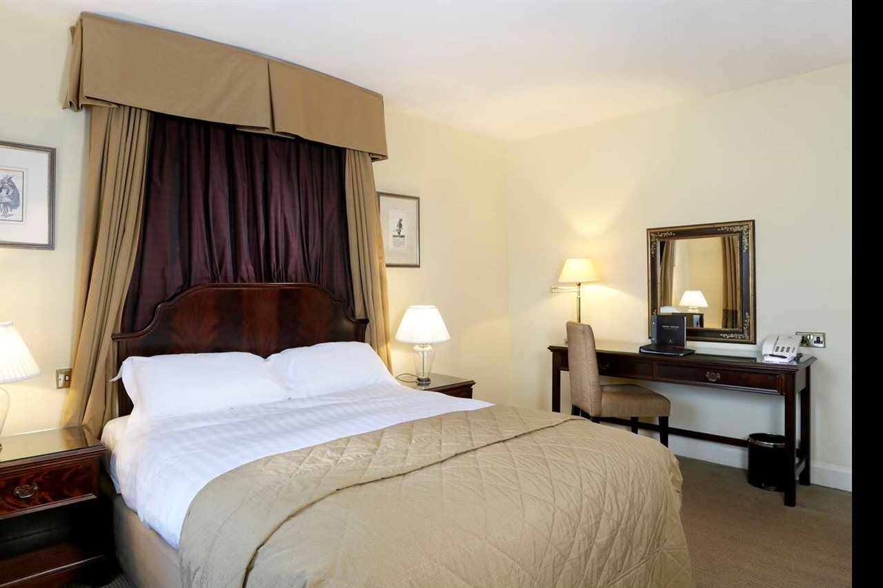 Macdonald Alveston Manor Hotel & Spa Stratford-upon-Avon Exterior photo